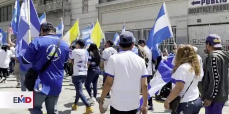Denuncian que Nicaragua impide salida de familiares de exiliados