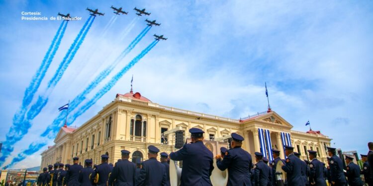 Como una buena decisión califican los salvadoreños al anuncio del presidente Biden