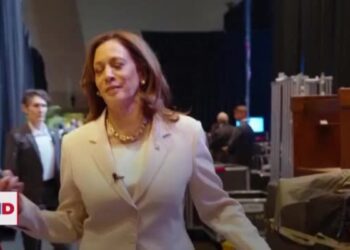 Los Obama anuncian apoyo a Kamala Harris