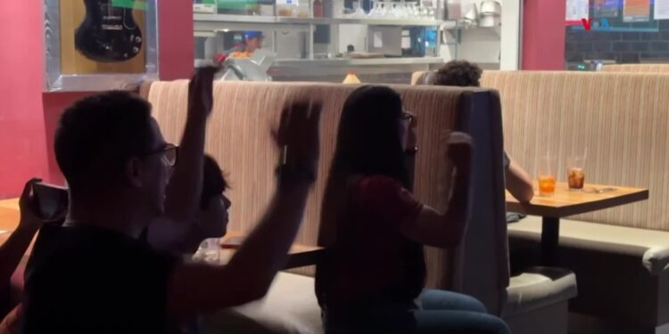 Así vivieron los venezolanos los últimos minutos del partido contra Canadá