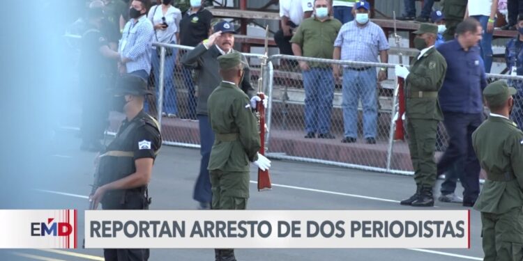 Reportan la detención de dos periodistas en Nicaragua 