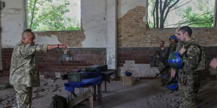 Exconvictos ucranianos buscan una segunda oportunidad en el Ejército