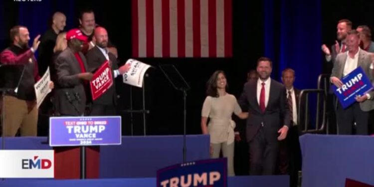 J.D. Vance arremete contra Harris en su primer evento en solitario
