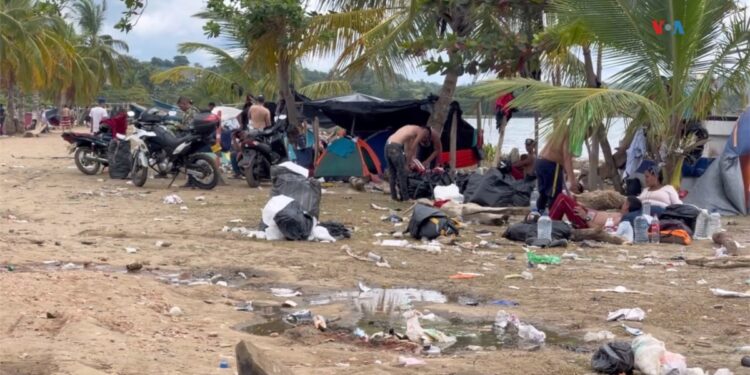 Migrantes buscan rutas alternativas en el Darién frente a las restrictivas medidas del Gobierno de Panamá