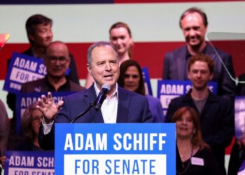 Adam Schiff, uno de los legisladores demócratas de más alto rango, propuso al presidente Joe Biden retirar su candidatura a la reelección.
