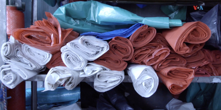 Colombia prohíbe plásticos de un solo uso al tiempo que la industria busca un camino verde