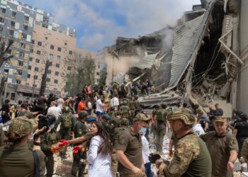 Misil de crucero ruso alcanza hospital infantil en la capital de Ucrania