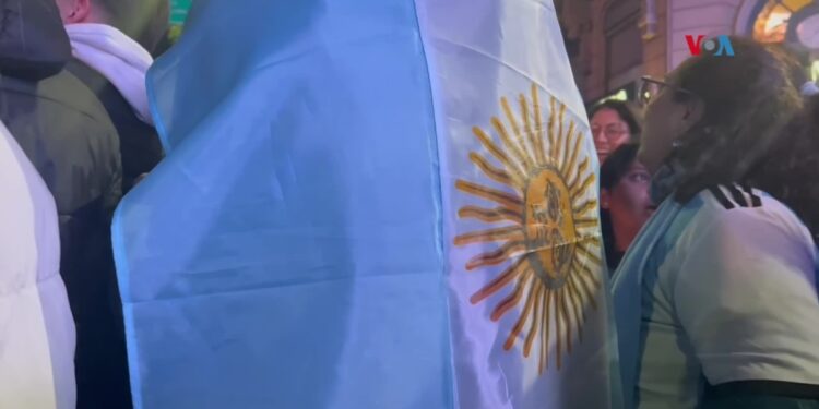 Argentinos festejan nuevo título de campeón de la Copa América