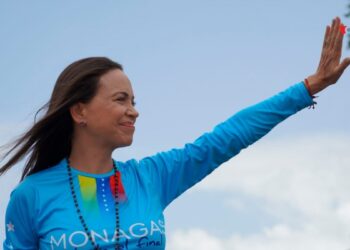 Machado responde a advertencias de Maduro