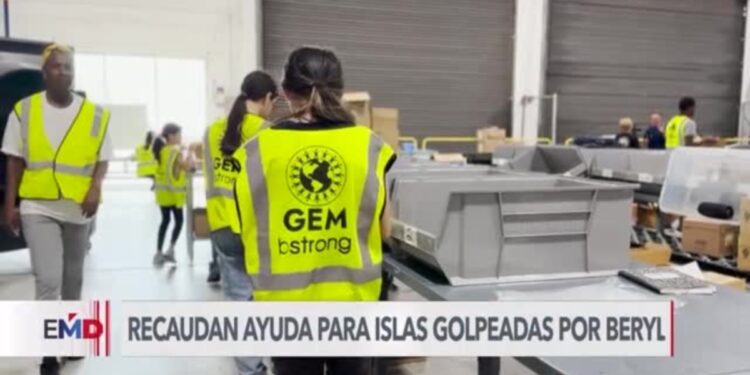 Voluntarios en Florida se unen por damnificados de Beryl