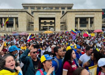 oposición venezolana lanza campaña presidencial en Colombia