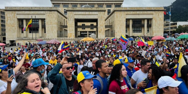 oposición venezolana lanza campaña presidencial en Colombia