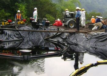 Oleoducto reanuda operaciones tras amenazas de deslizamientos en Ecuador