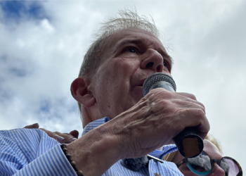 Líderes opositores piden calma mientras denuncian fraude electoral en Venezuela