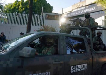 Autoridades mexicanas toman medidas para asegurar la paz en Sinaloa luego del arresto de El Mayo Zambada