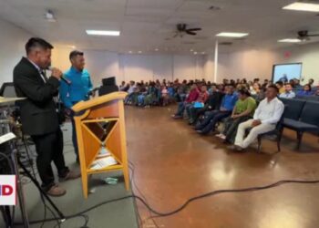 Indigenas guatemaltecos en Texas buscan superar la barrera del idioma