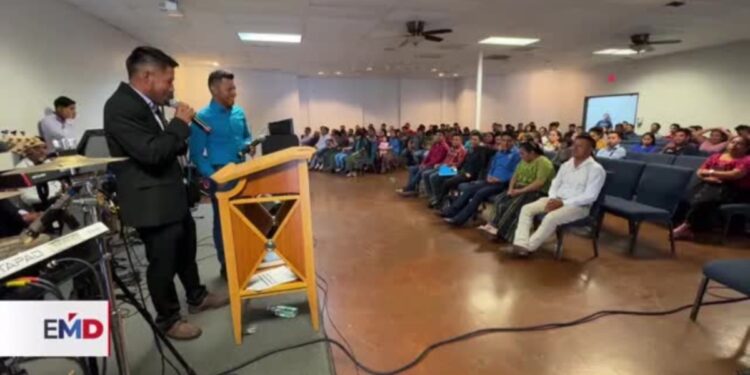 Indigenas guatemaltecos en Texas buscan superar la barrera del idioma