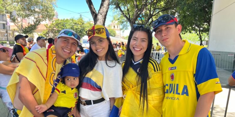 Una marea colombiana se apodera de California para animar a su selección en Copa América