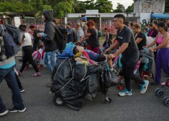 En Fotos | Nueva caravana de migrantes avanza por el sur de México
 con destino a EEUU