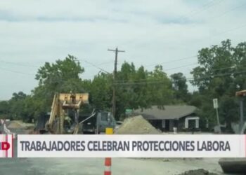 Trabajadores en Texas celebran propuesta de protección ante calor extremo