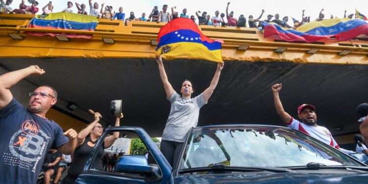 Venezuela: Miles de personas protestan contra la reelección de Maduro