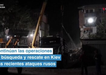 Continúan operaciones de rescate en Kiev tras recientes ataques rusos