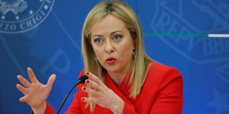 Indignación tras el ataque a un periodista italiano en un acto neofascista