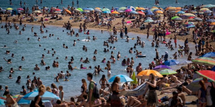 Un aparatoso accidente de autobús en Cataluña causa decenas de heridos