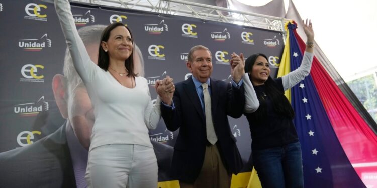 Hay problemas con acreditaciones. Iglesia católica pide votar con “respeto”.