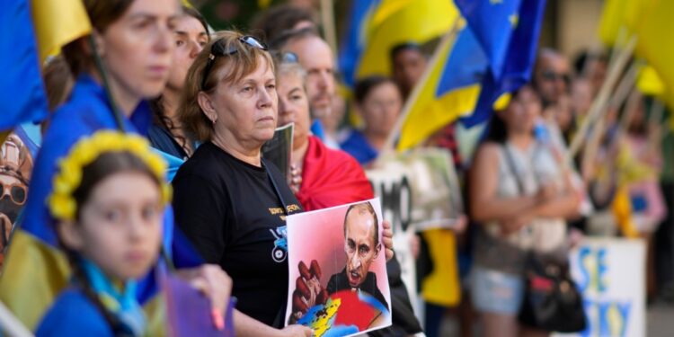 Diez consejos para no caer en las desinformaciones sobre la guerra entre Rusia y Ucrania