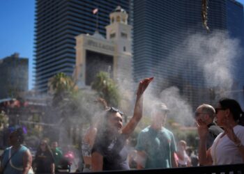 Según cifras oficiales, en Estados Unidos, el calor extremo impacta a más de 140 millones de personas. Por lo menos 27 personas perecieron.