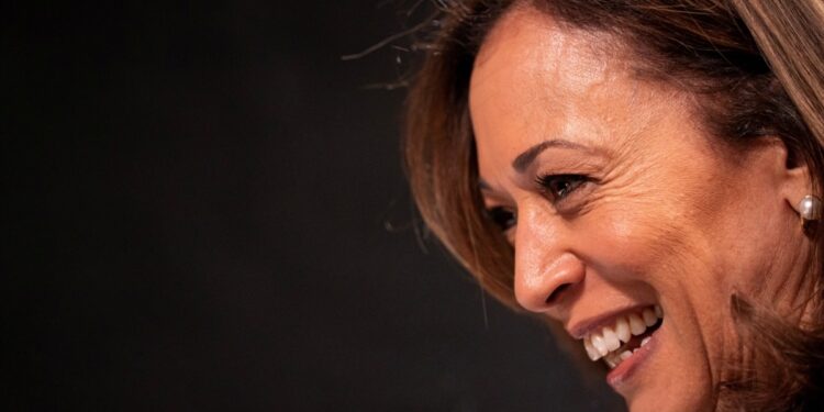 «Vamos a ganar», dice Kamala Harris a preocupados donantes demócratas