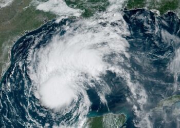 El Estado de Texas está en alerta con la llegada de Beryl que provoca fuertes e intensas lluvias y fuertes vientos