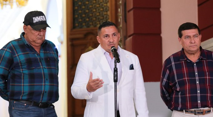 Alcalde José Adrián Azuaje anuncia su respaldo al presidente Nicolás Maduro y teme actos de violencia por parte de seguidores de MCM