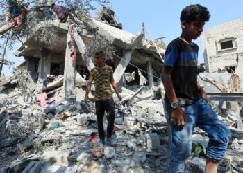 Israel insiste en su ofensiva contra Gaza horas después de un mortífero ataque contra un campamento