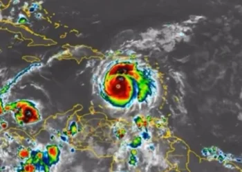 Suspendidos vuelos hacia Nueva Esparta, Sucre y Los Roques por paso del huracán Beryl