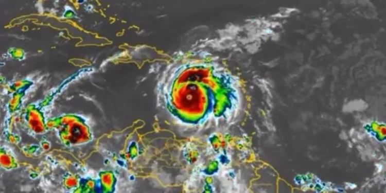 Suspendidos vuelos hacia Nueva Esparta, Sucre y Los Roques por paso del huracán Beryl