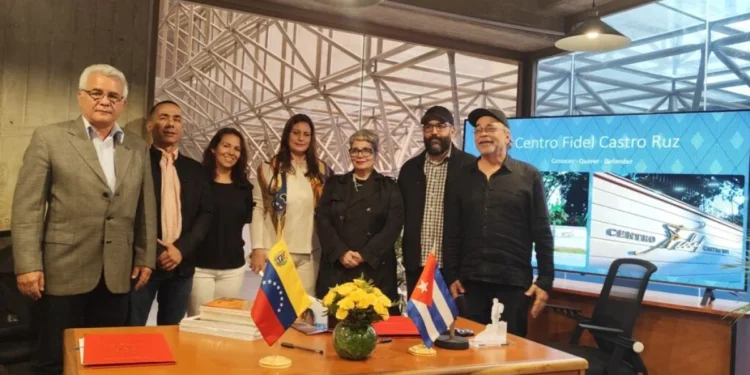 Centro Fidel Castro Ruz y el CELARG firman convenio de cooperación interinstitucional