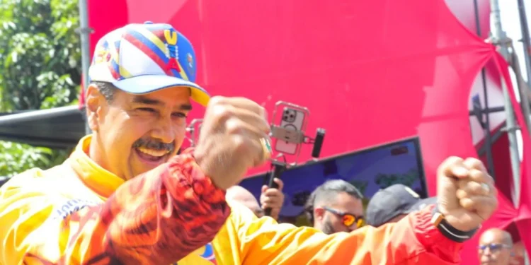 Candidato Maduro arrancó campaña en Zulia: Emprenderán junto a mí un viaje a pie patria adentro