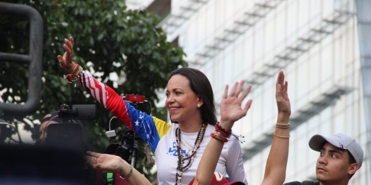 María Corina Machado dice estar dispuesta a negociar con garantías