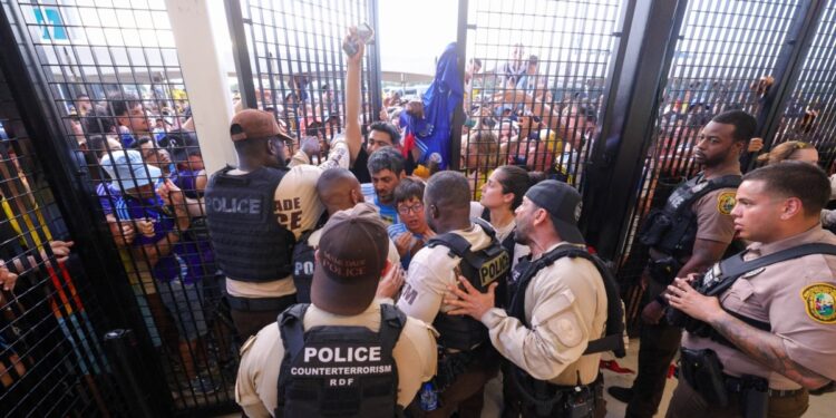 Caos y desorden en la previa de la final de la Copa América EEUU 2024.