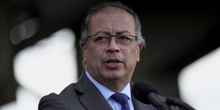 Escándalo de corrupción empaña nueva legislatura en Colombia