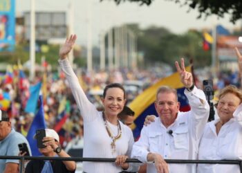 Edmundo González aventaja a Maduro con más de 20 puntos a días de elecciones
