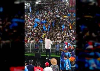 Maduro desde La Guaira: Nosotros somos una realidad y a la oligarquía que se tapa los ojos le vamos a dar una pela el 28J