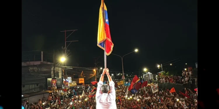 Maduro: Yo llamo a unirnos en defensa de la paz y a decirle a los violentos ¡no volverán!