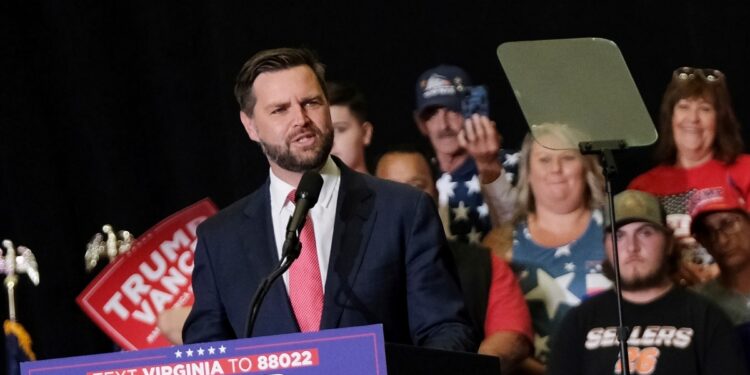 El candidato vicepresidencial J.D. Vance arremete en campaña contra la vicepresidenta Kamala Harris