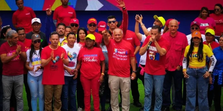Cabello destacó valentía de alcaldes opositores en apoyo a Nicolás Maduro