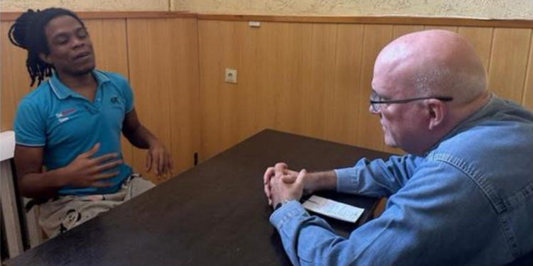 Joven cubano revela manipulación rusa para combatir en Ucrania