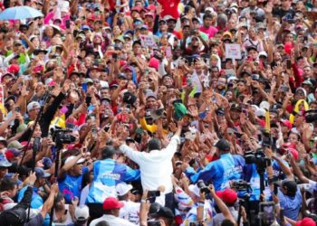 Candidato Maduro: La inmensa mayoría de Venezuela quiere votar en paz y respeto a los resultados
