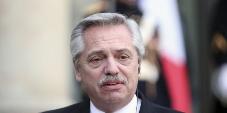 CNE venezolano retira invitación al expresidente argentino Alberto Fernández